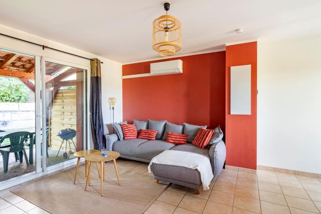 Apartment Sarlat, Apptmt T3 Clim Piscine Parking *
