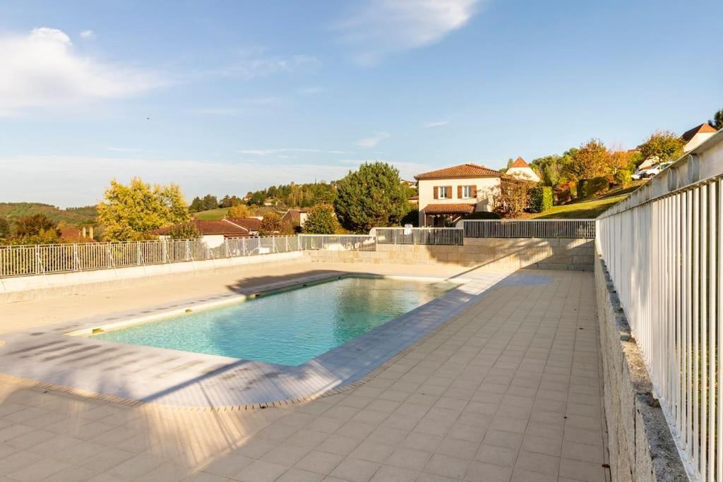 Sarlat, Apptmt T3 Clim Piscine Parking Apartment Sarlat-la-Caneda