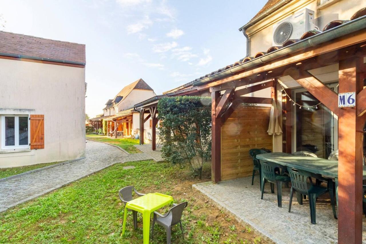 Apartment Sarlat, Apptmt T3 Clim Piscine Parking
